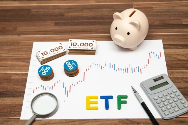 投資信託とETFの比較：健次のケーススタディ